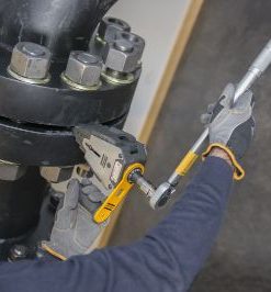 Máy Rải Mặt Bích Và Bộ Chia Đai Ốc